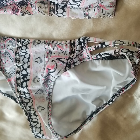 Victoria's Secret Paisley 2 Piece Swimsuit 32C - Picture 2 of 10